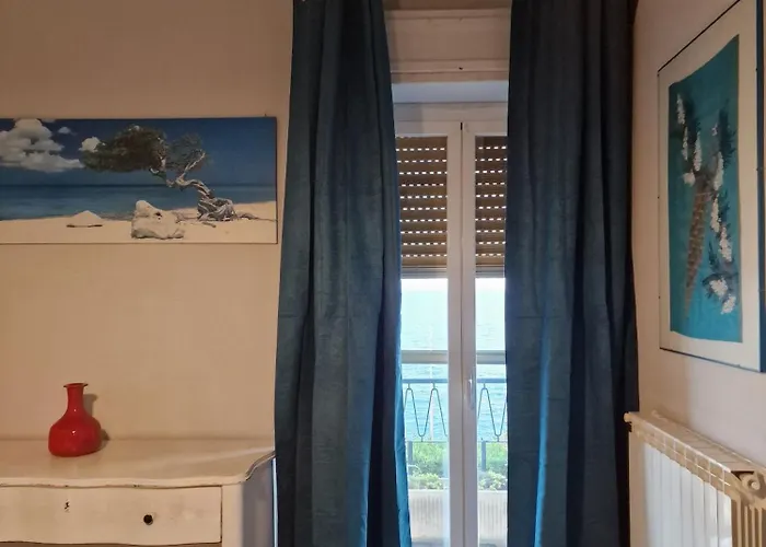 Casa Raineri 200 Mt Dal Mare شقة