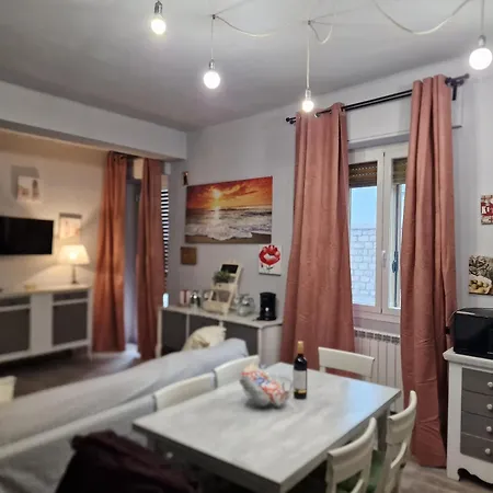 Casa Raineri 200 Mt Dal Mare Apartman *