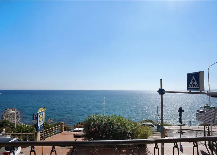 Casa Raineri 200 Mt Dal Mare Империя