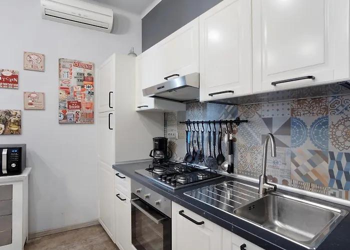 Апартаменты Casa Raineri 200 Mt Dal Mare Империя